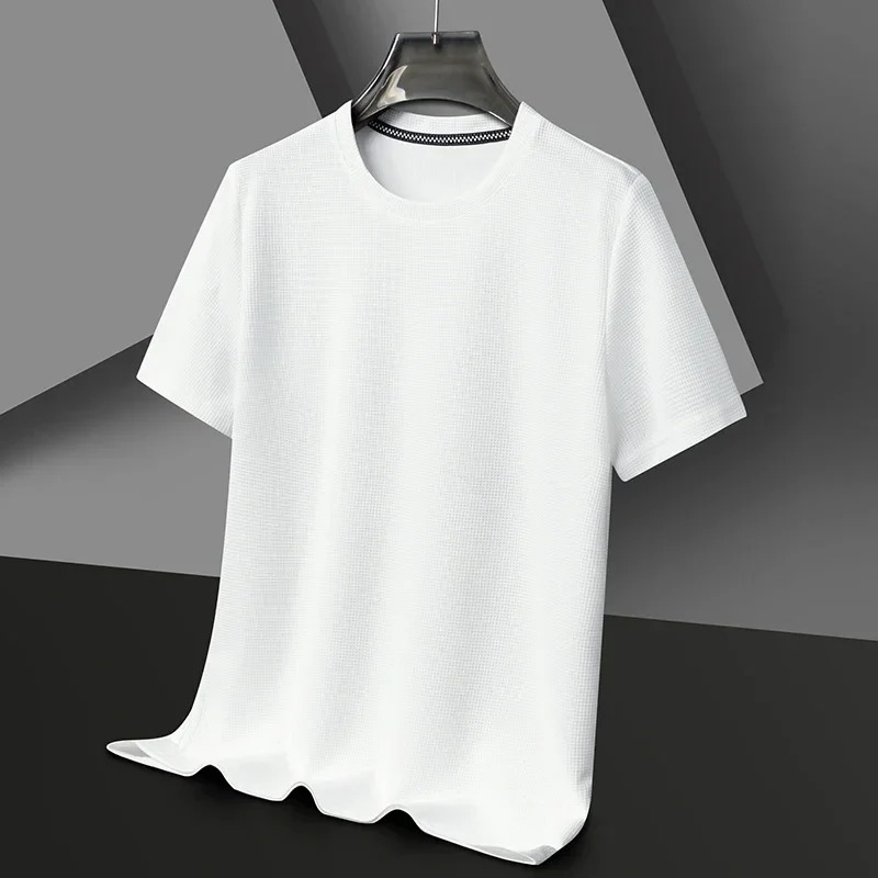 Stilvolles und luxuriöses Herren-T-Shirt für den Sommer - Komfort und Eleganz von Quirijn