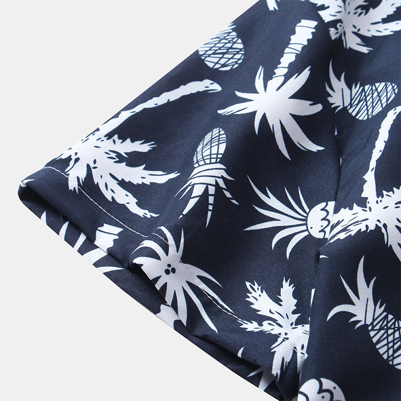Elegantes kurzärmeliges Herren-T-Shirt in tiefem Marineblau mit einzigartigem Druck für außergewöhnlichen Stil