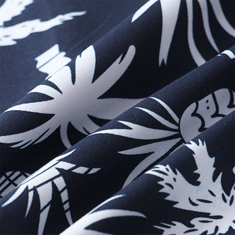 Elegantes kurzärmeliges Herren-T-Shirt in tiefem Marineblau mit einzigartigem Druck für außergewöhnlichen Stil
