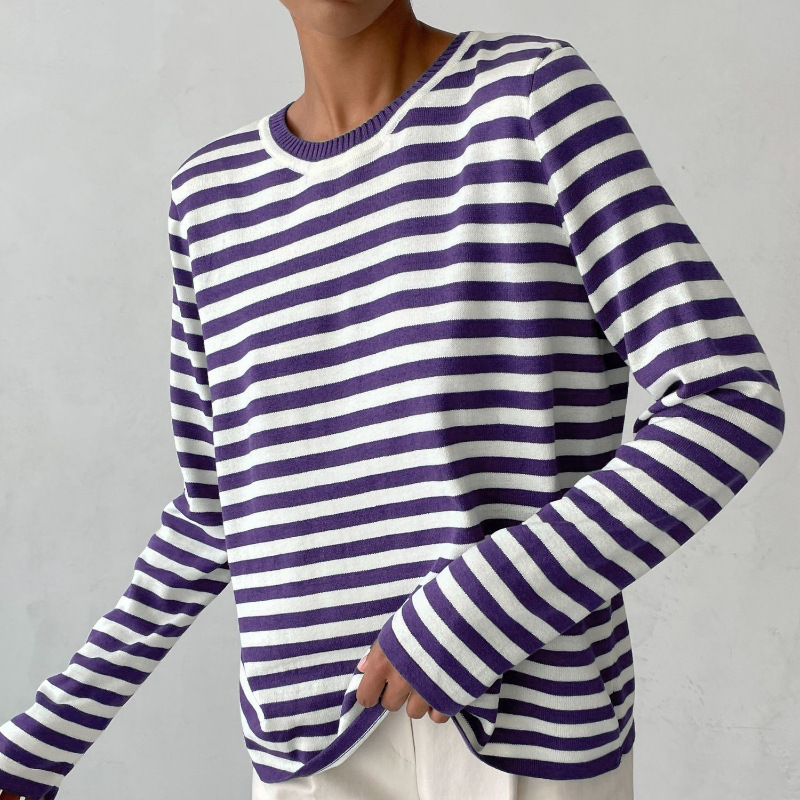 Elegante gestreifte Damenbluse mit langen Ärmeln und Rundhalsausschnitt - perfekt für jeden Anlass