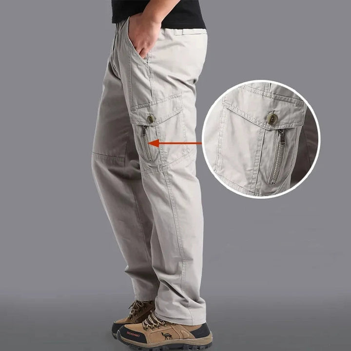 Hochwertige Herren-Cargohose im modischen und bequemen Regular Cut - die perfekte Kombination aus modischem Design und Funktionalität