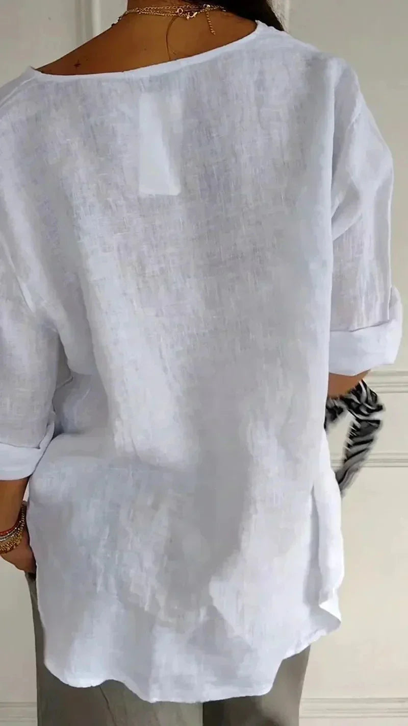 Stilvolles Damen-Button-down-Hemd in klassischen Weiß- und Beigetönen - Eleganz und minimalistisches Design