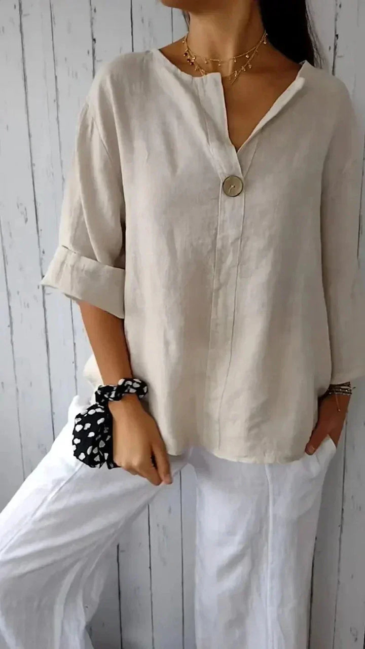 Stilvolles Damen-Button-down-Hemd in klassischen Weiß- und Beigetönen - Eleganz und minimalistisches Design