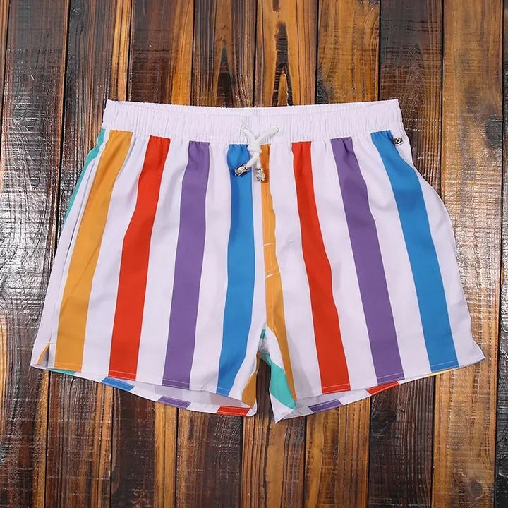 Stylische und bequeme Herren-Badeshorts mit modischem Streifenmuster, perfekt für Strand und Pool