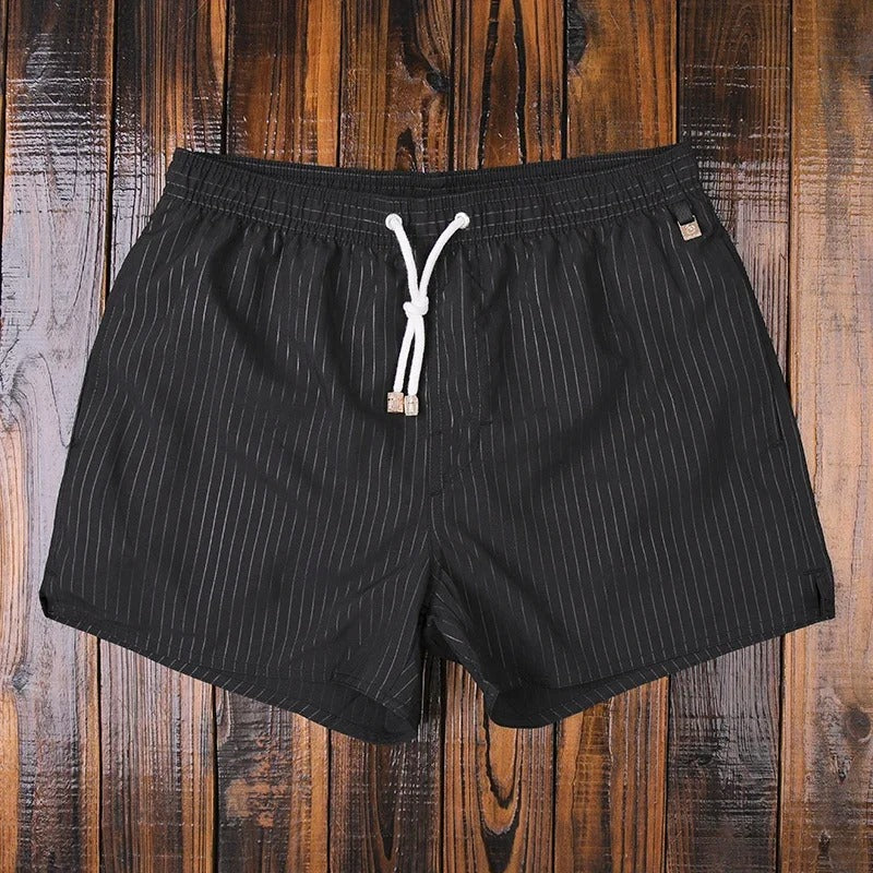 Stylische und bequeme Herren-Badeshorts mit modischem Streifenmuster, perfekt für Strand und Pool