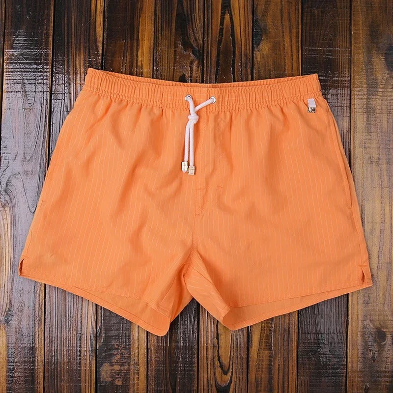 Stylische und bequeme Herren-Badeshorts mit modischem Streifenmuster, perfekt für Strand und Pool