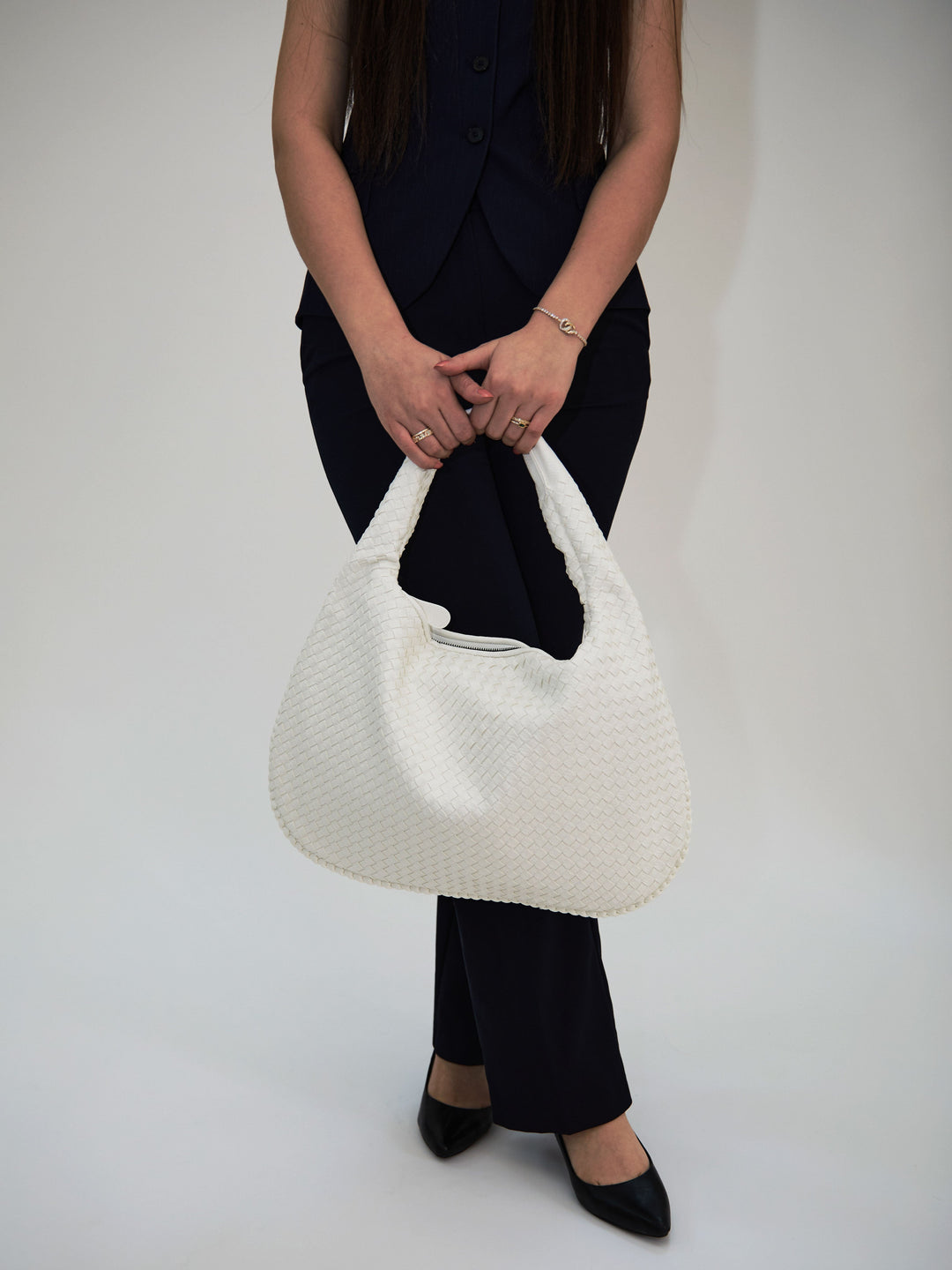 Stilvolle schwarze Vickee-Tasche - ein raffiniertes Accessoire für Sie